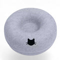 Cama túnel redonda ANIMALZO de fieltro gris para gatos con diseño de cara de gato, ideal para jugar y descansar.