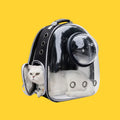 Mochila transportadora ANIMALZO tipo cápsula espacial con ventana panorámica y gato blanco en su interior
