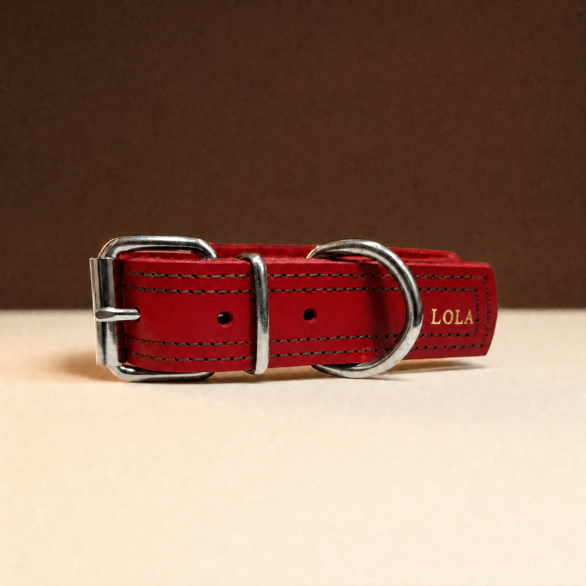 Collar Fuerte rojo con doble costura y nombre en oro